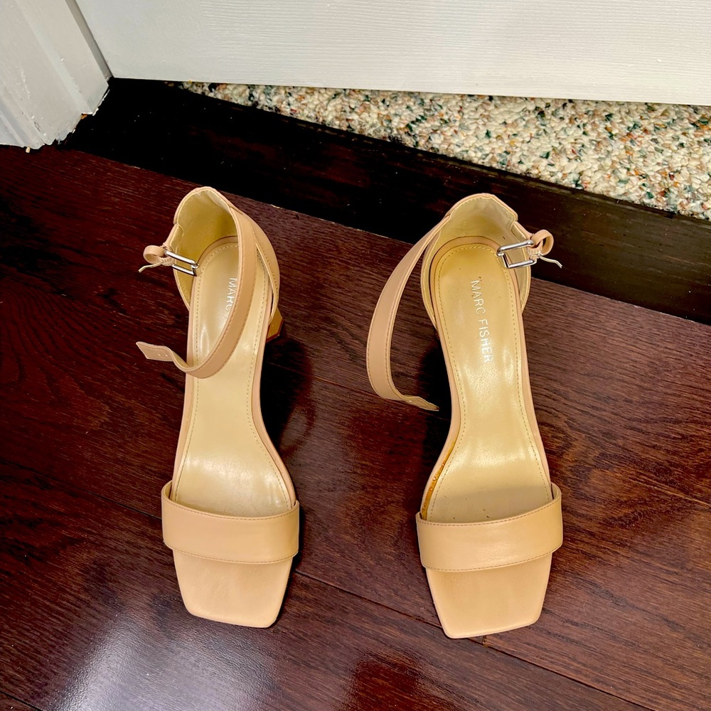 Marc Fisher gently used neutral sandals